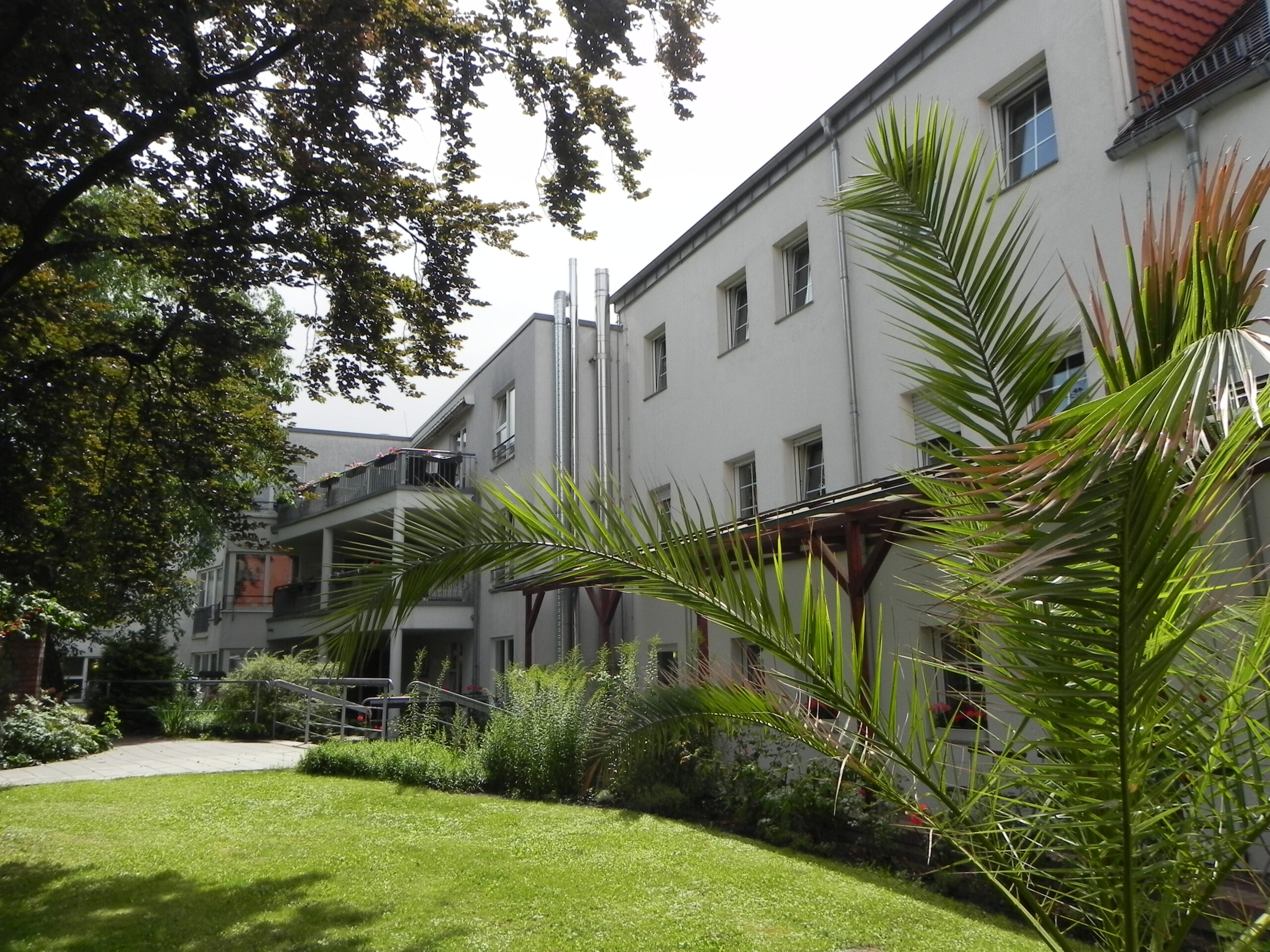 Altenpflegeheim Pfaustift von der Gartenseite