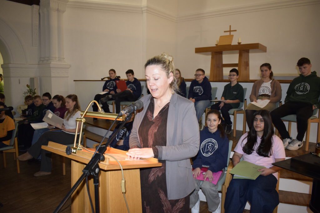 Caroliner lesen für Seniorinnen und Senioren, Eröffnungsworte durch Frau Kilian