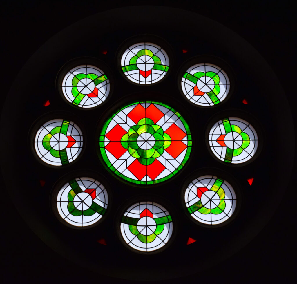 Historisches Glasfenster im Gemeindehaus