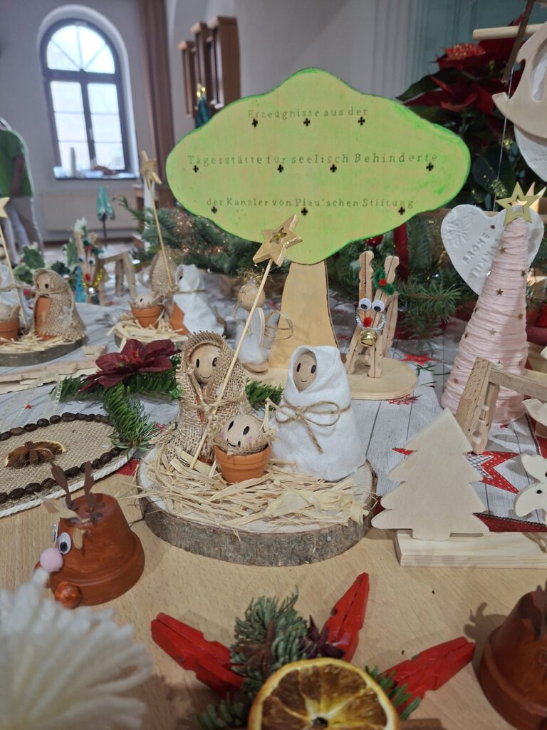 Weihnachtliche Bastelarbeiten der Tagesstätte Bernburg